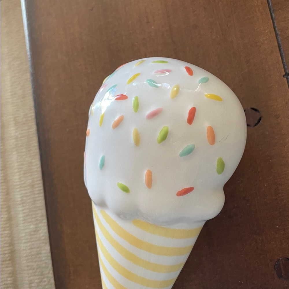 Happy Everything Ice Cream Attachment - Picture 4 of 4